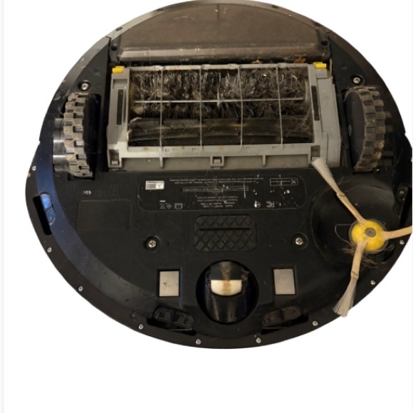 iRobot Roomba 690 robot vacuum - Picture 2 of 4